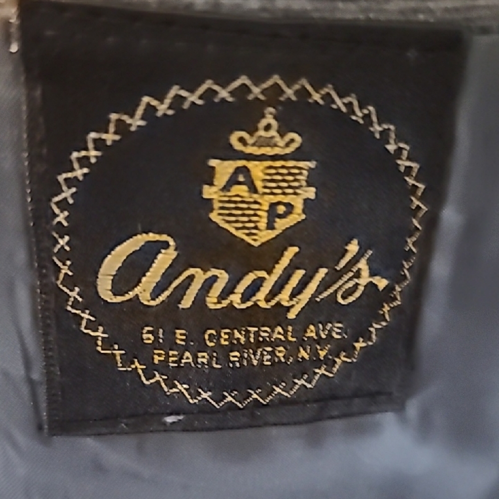 Gray Tailored Suit With Subtle Texture - image 2